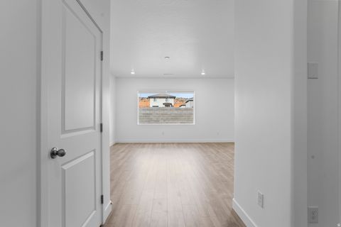 Tiny photo for 1513 S SINAWAVA DR #4140, Washington, UT 84780 (MLS # 2135382)