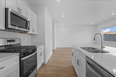 Tiny photo for 1513 S SINAWAVA DR #4140, Washington, UT 84780 (MLS # 2135382)