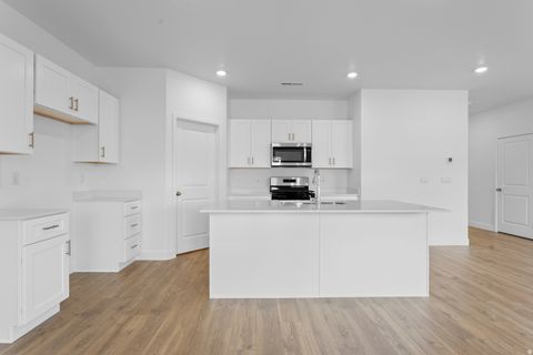 Tiny photo for 1513 S SINAWAVA DR #4140, Washington, UT 84780 (MLS # 2135382)