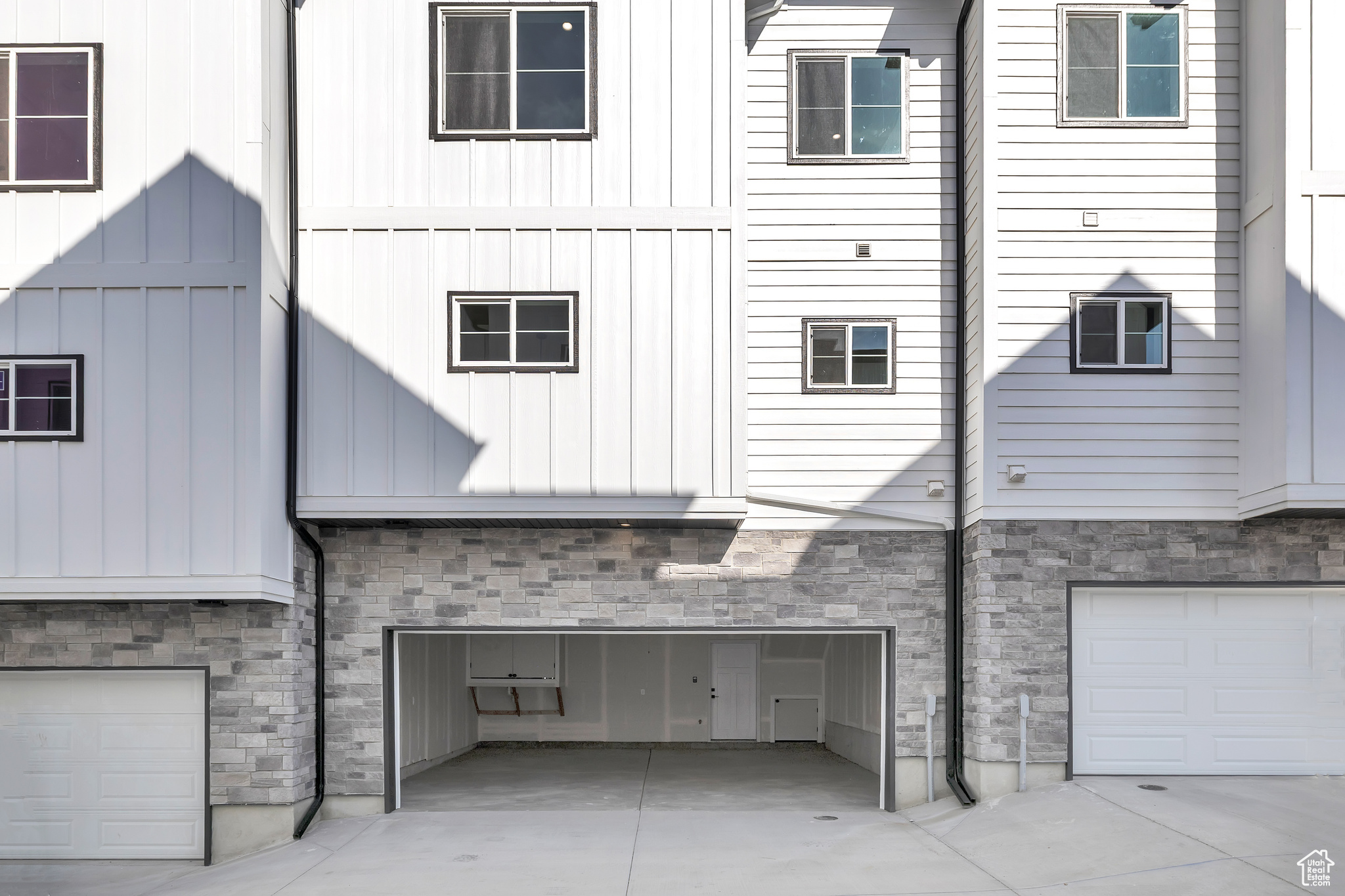 DEER RUN TWONHOMES - Residential