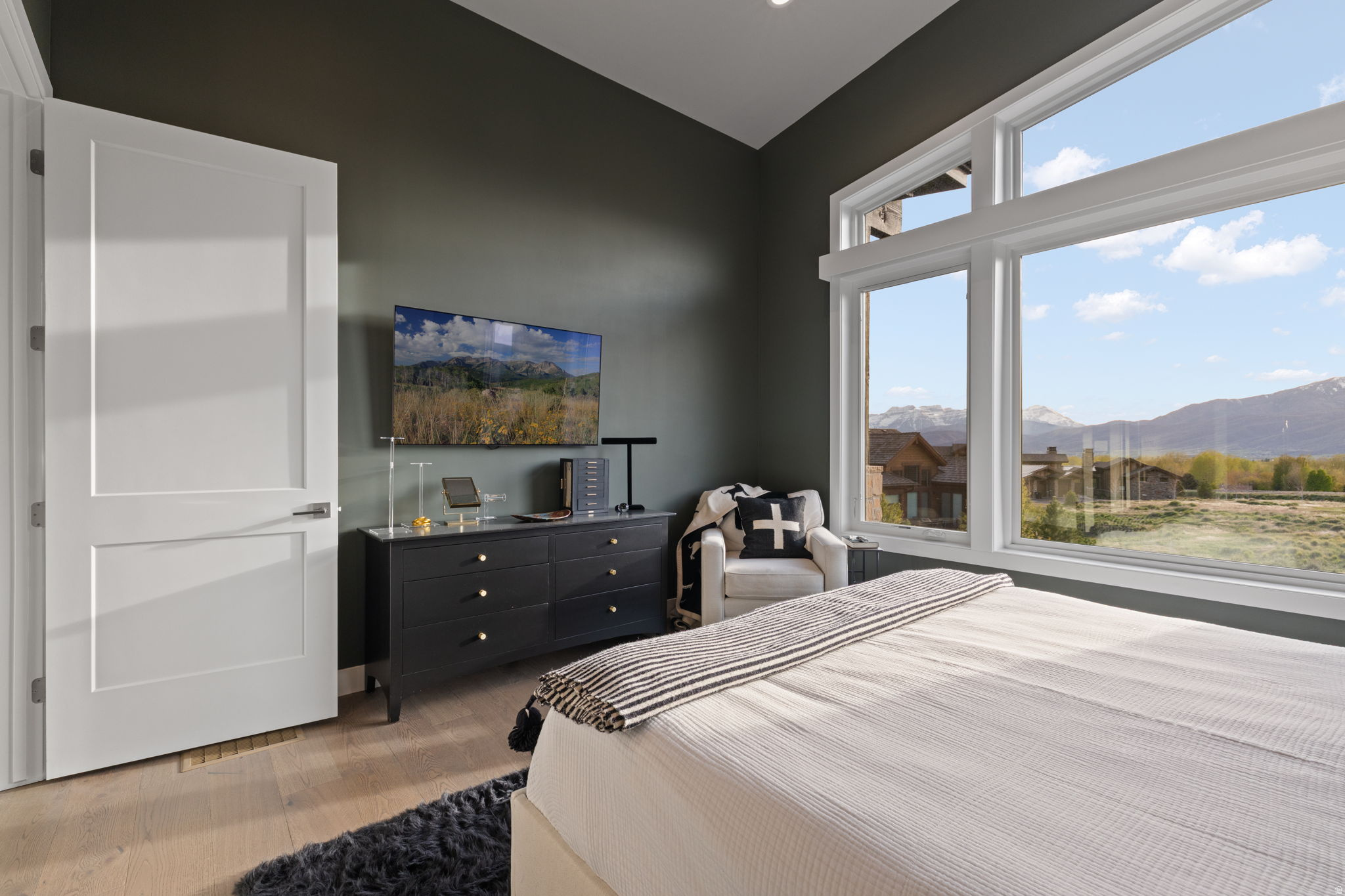 RED LEDGES - Residential