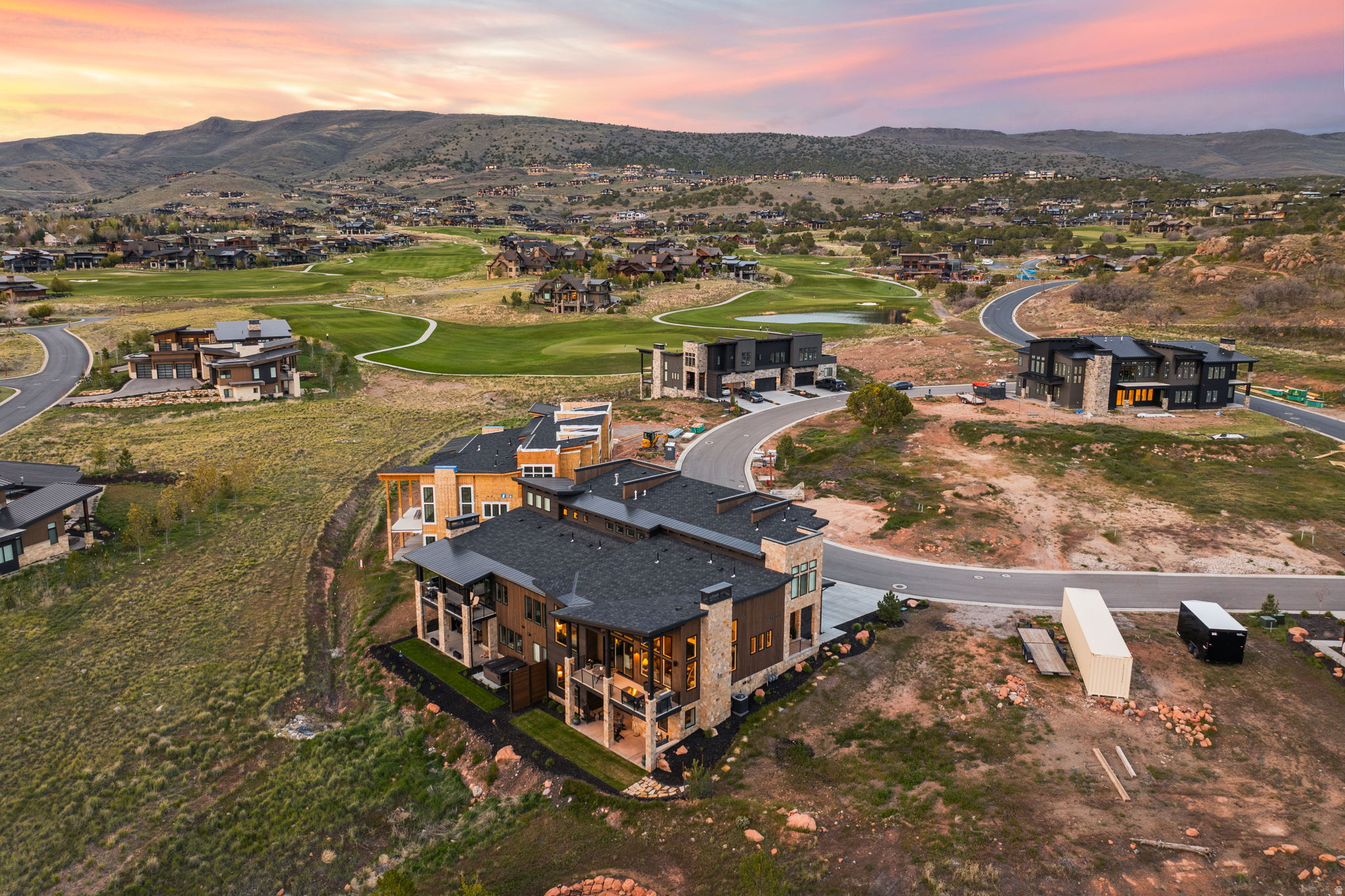 RED LEDGES - Residential