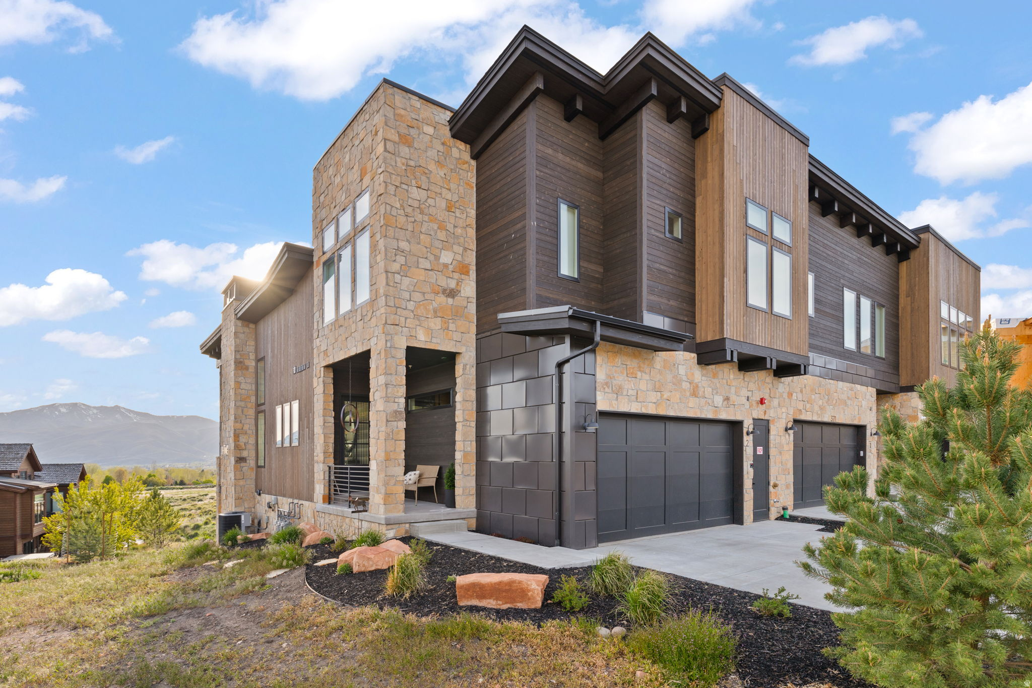 RED LEDGES - Residential