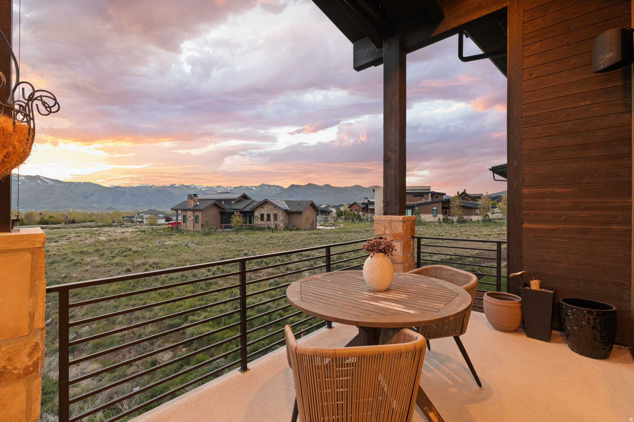 RED LEDGES - Residential