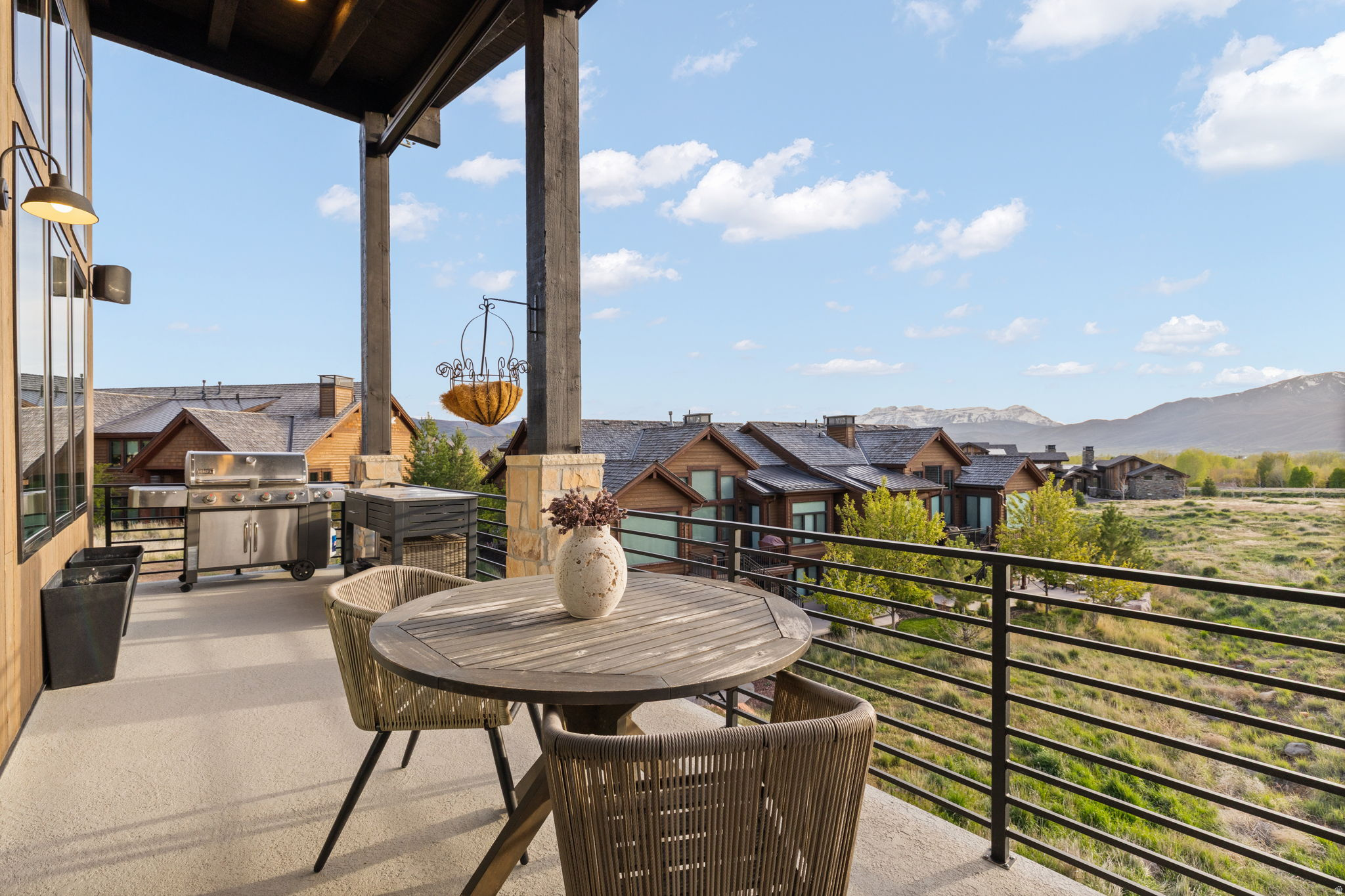 RED LEDGES - Residential