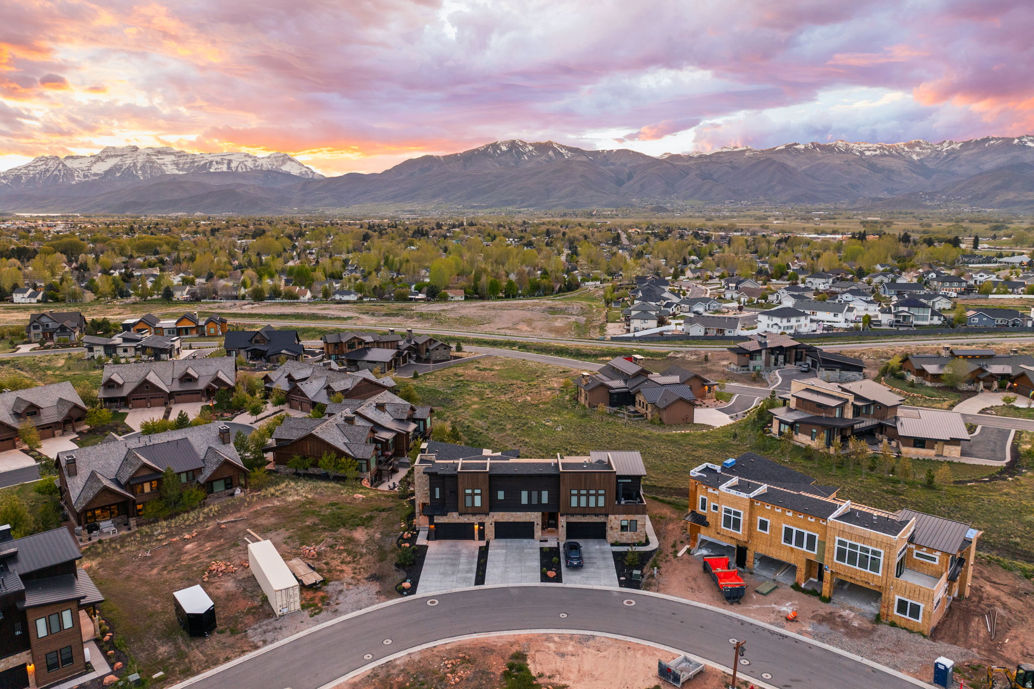 RED LEDGES - Residential