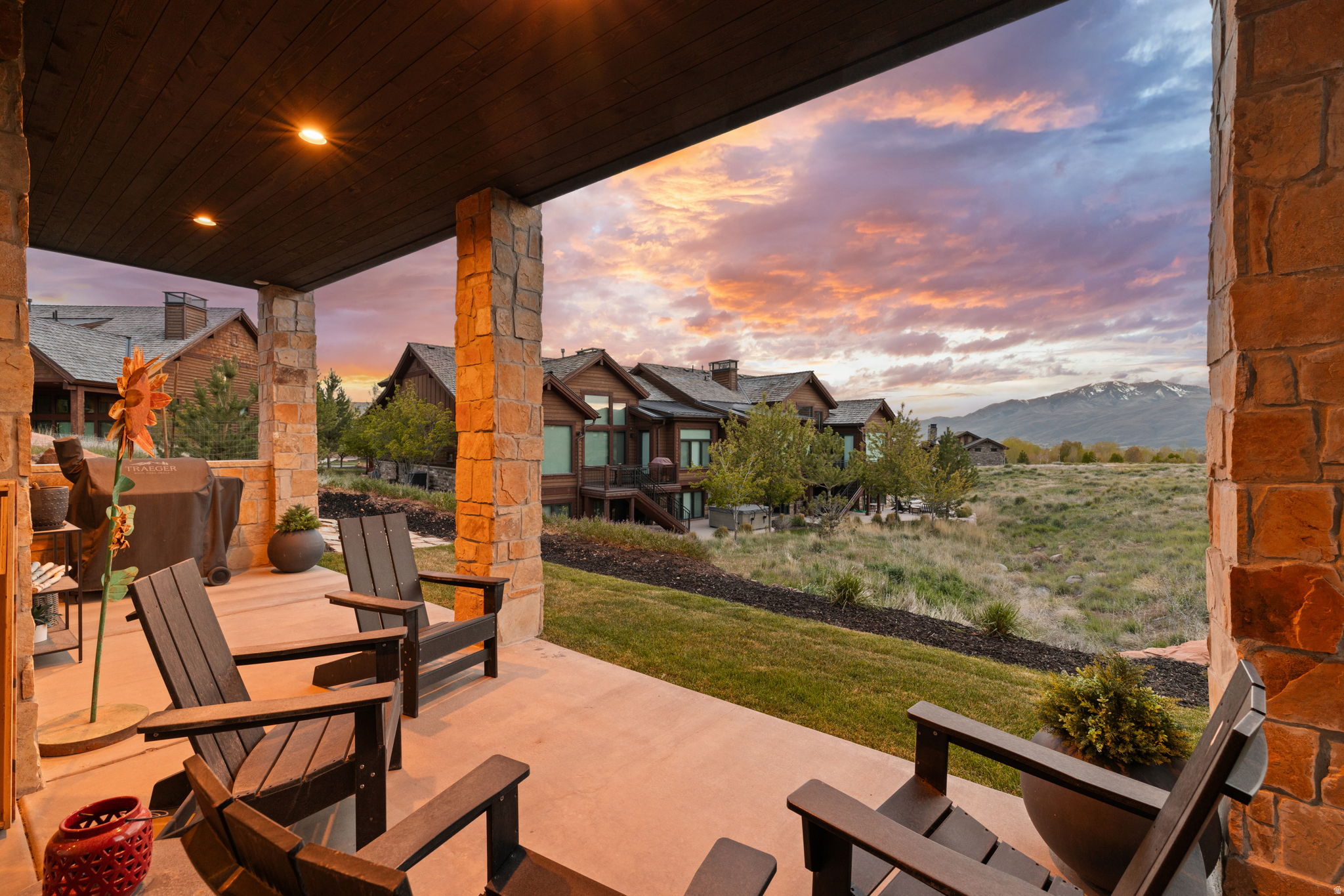 RED LEDGES - Residential