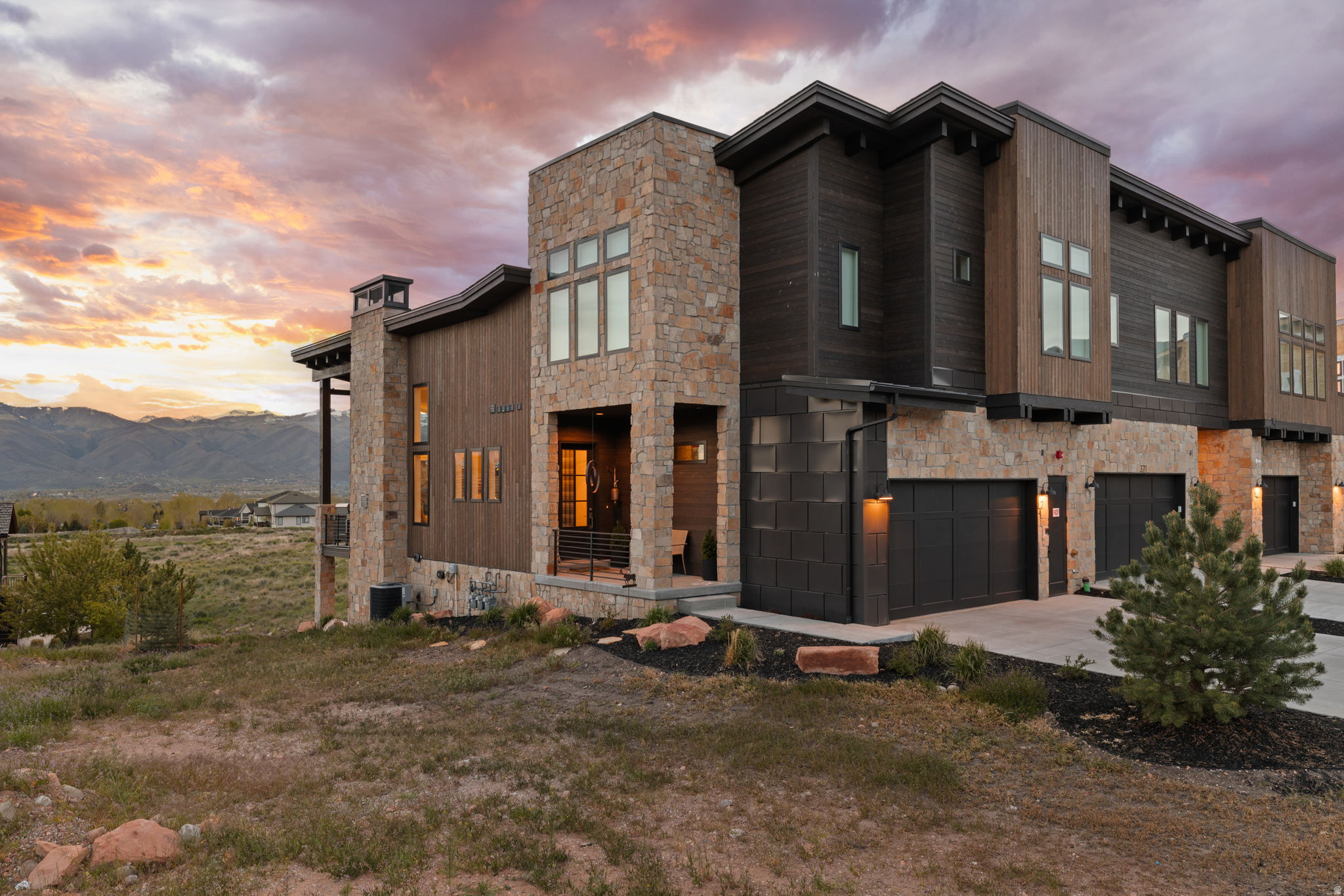 RED LEDGES - Residential
