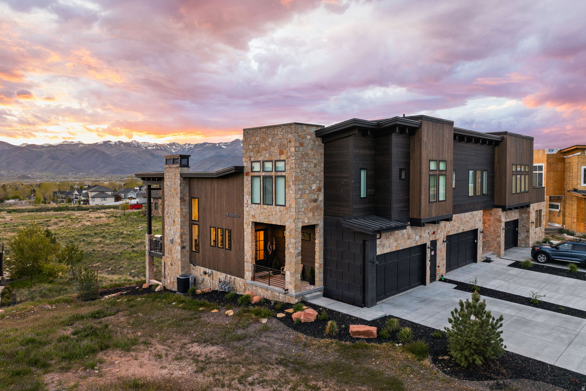 RED LEDGES - Residential