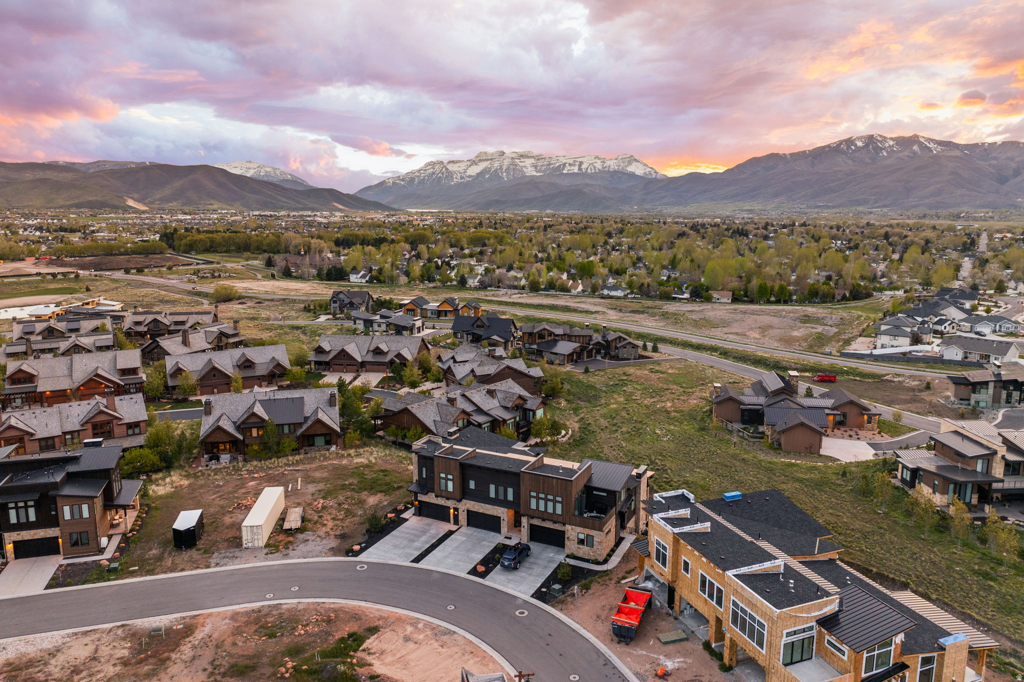 RED LEDGES - Residential