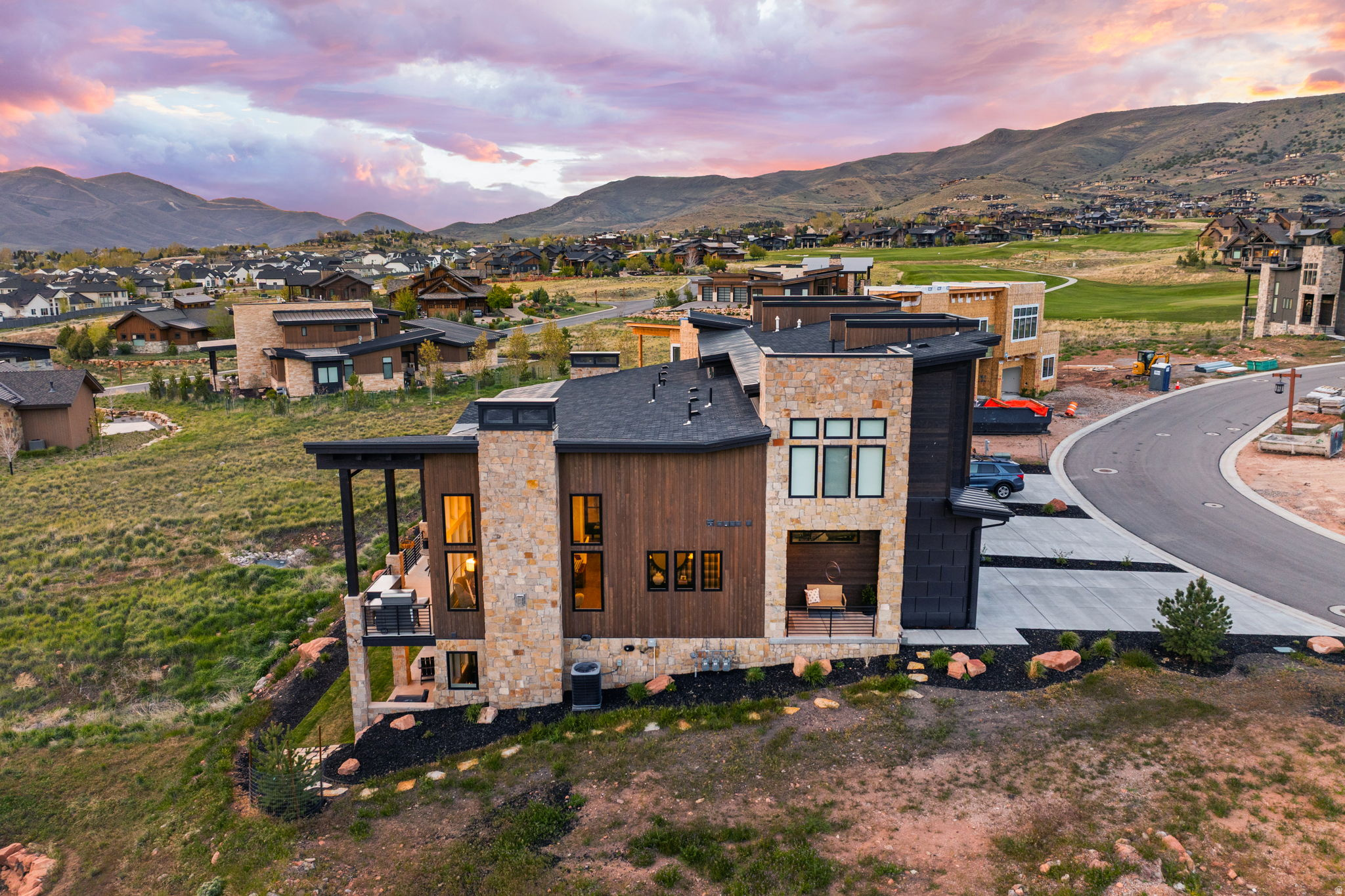 RED LEDGES - Residential