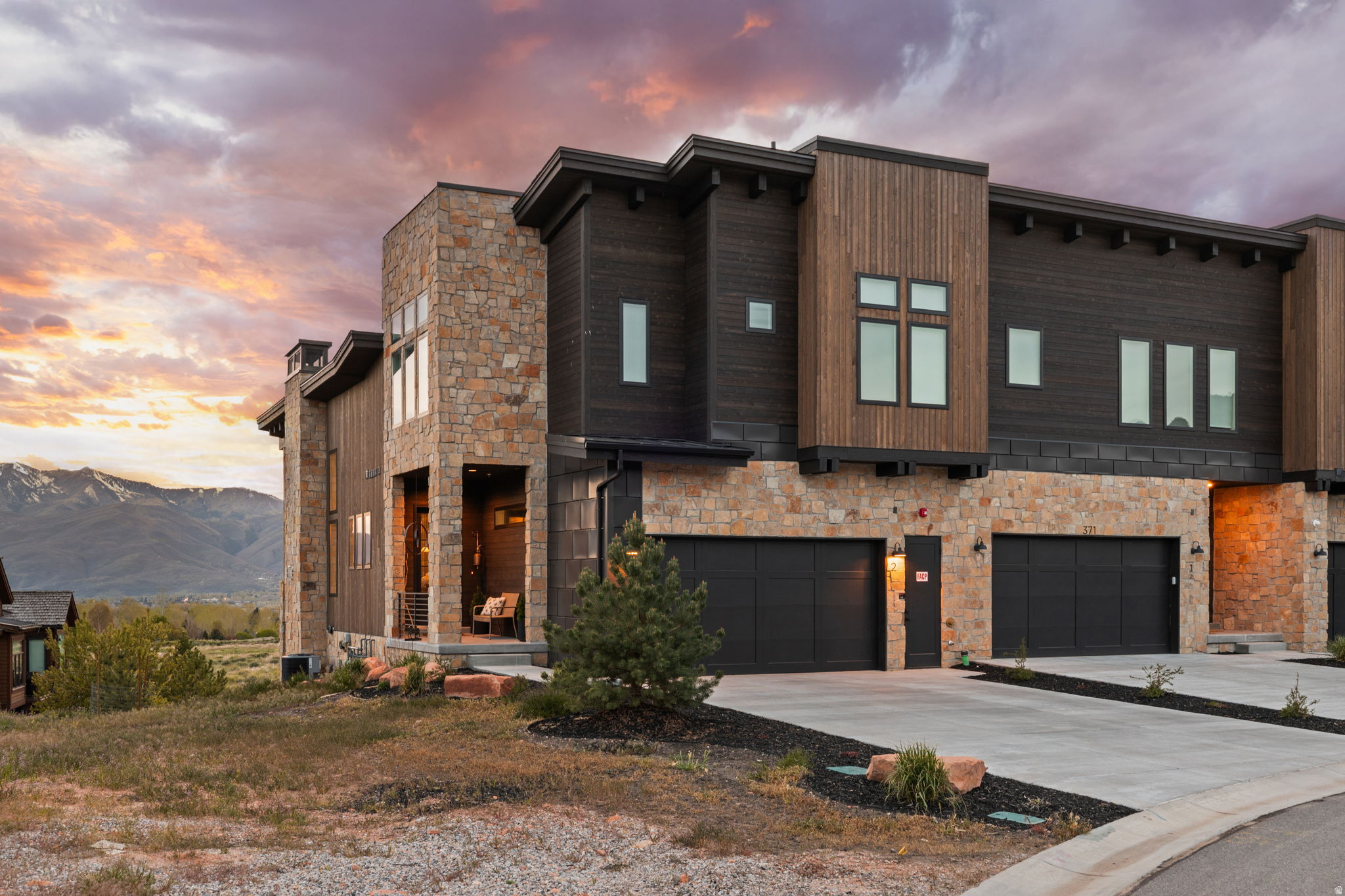 RED LEDGES - Residential