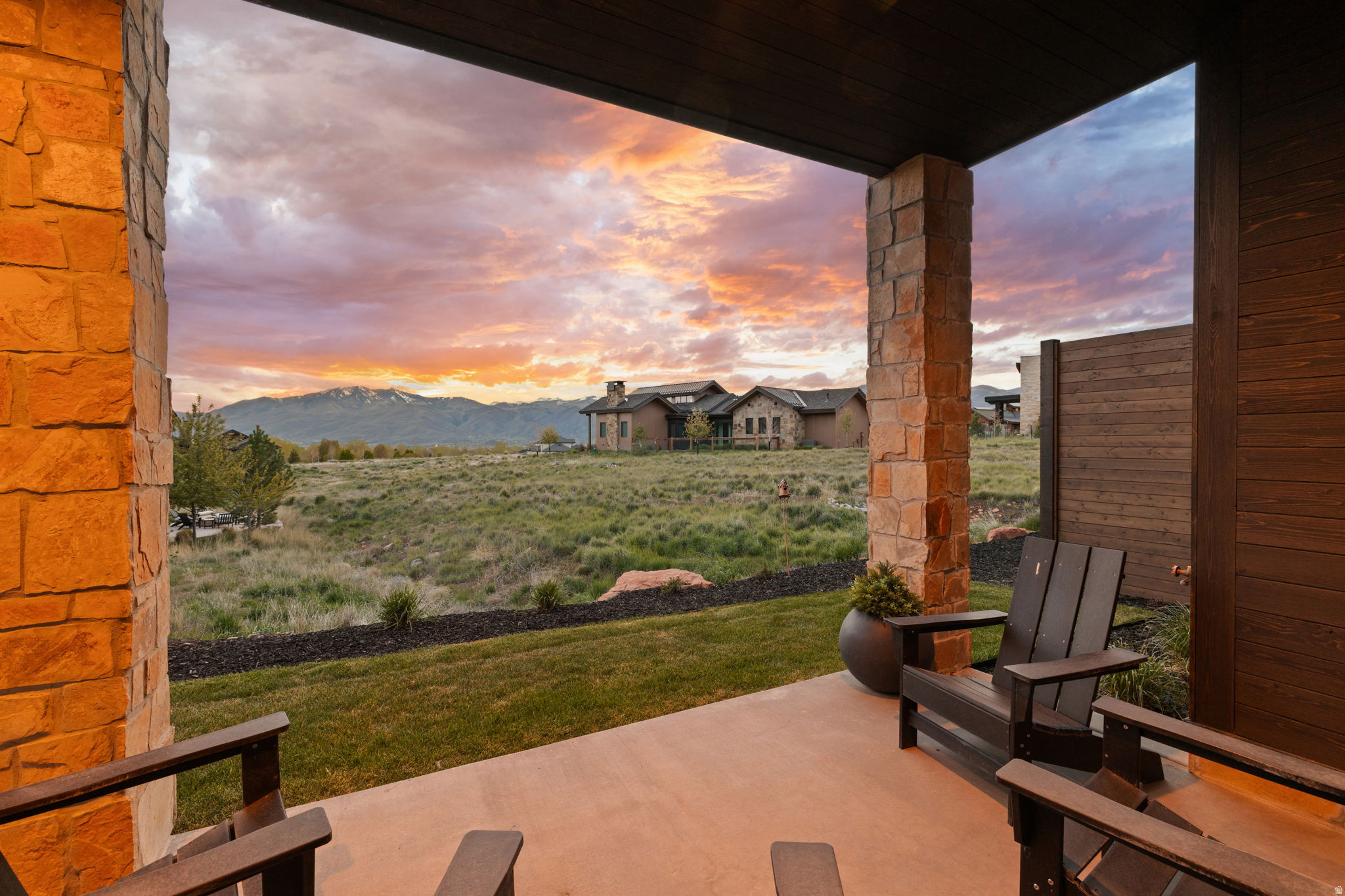 RED LEDGES - Residential