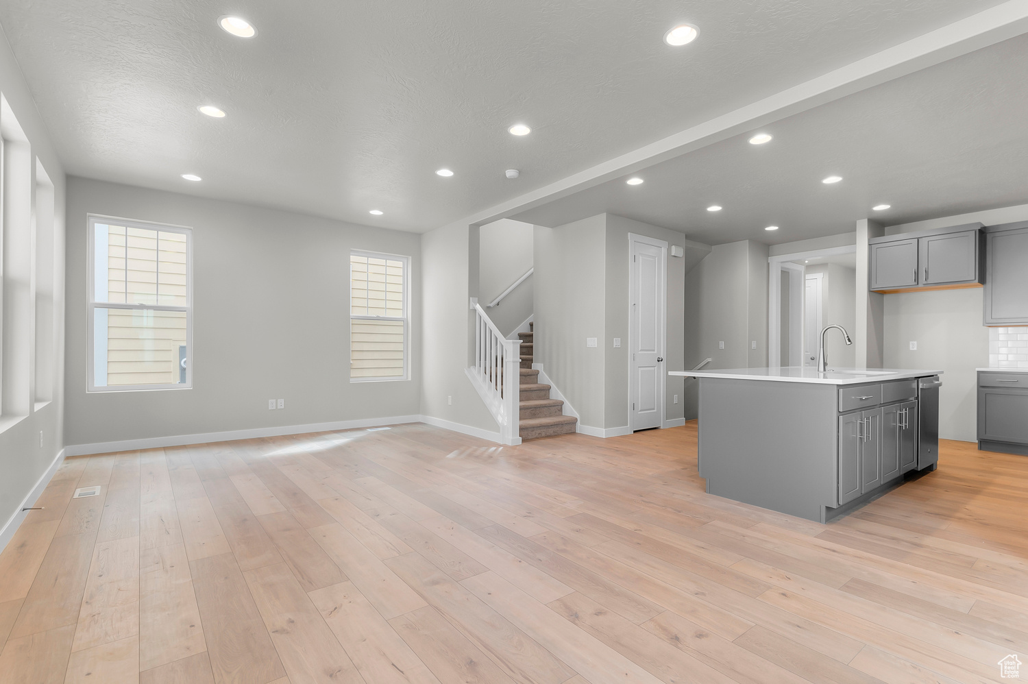 DAYBREAK CASCADES 400 - Residential