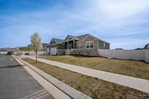 Tiny photo for 206 E MOUNT EMMONS DR #1438, Eagle Mountain, UT 84005 (MLS # 2149994)