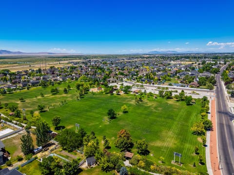 Tiny photo for 1771 BEAUMONT DR, Kaysville, UT 84037 (MLS # 2171157)