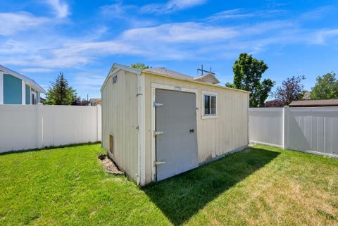Tiny photo for 1771 BEAUMONT DR, Kaysville, UT 84037 (MLS # 2171157)