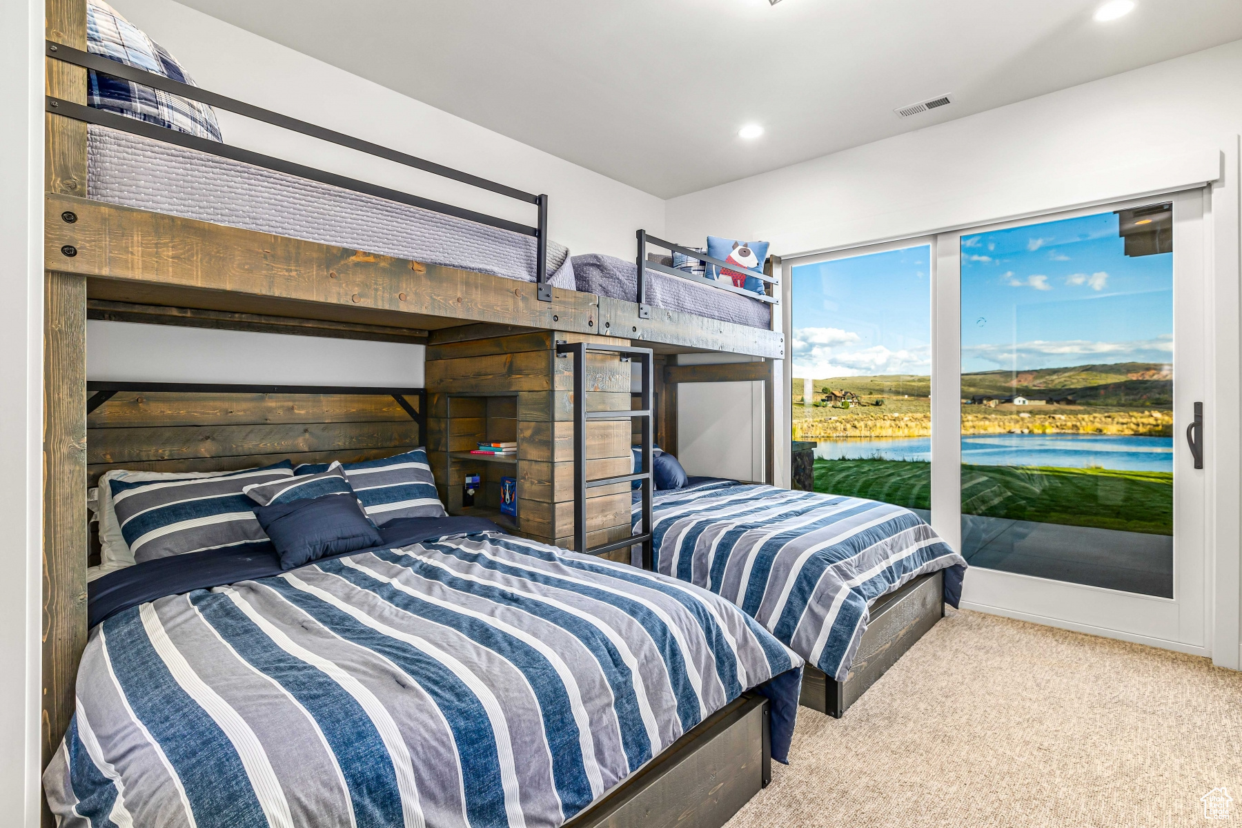 VICTORY RANCH CABINS - Residential