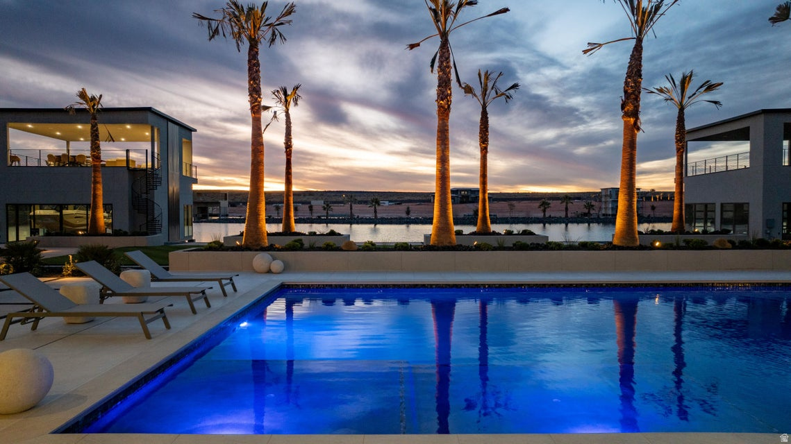 SOUTHERN SHORES - Residential