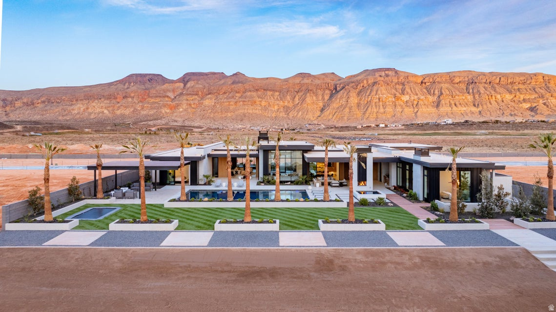 SOUTHERN SHORES - Residential
