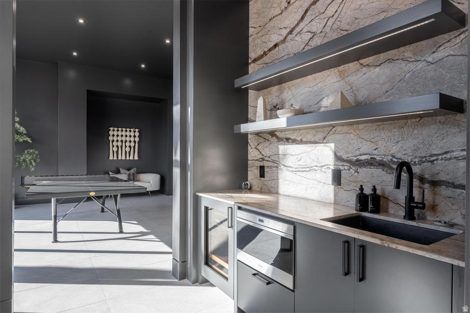 SOUTHERN SHORES - Residential