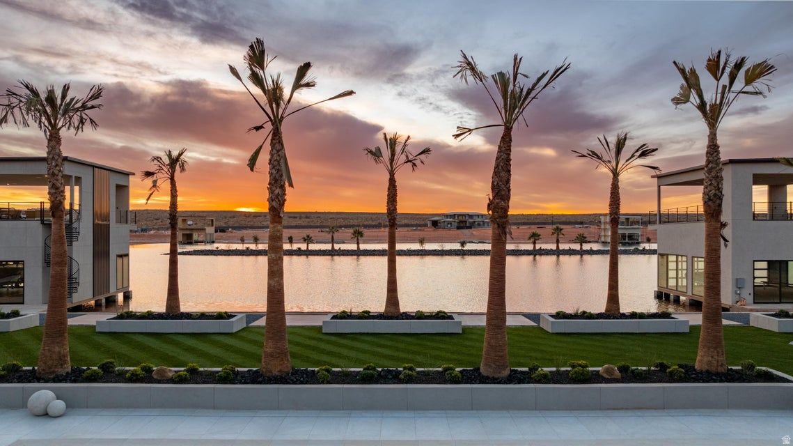 SOUTHERN SHORES - Residential