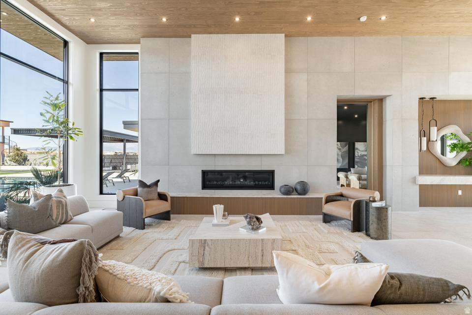 SOUTHERN SHORES - Residential