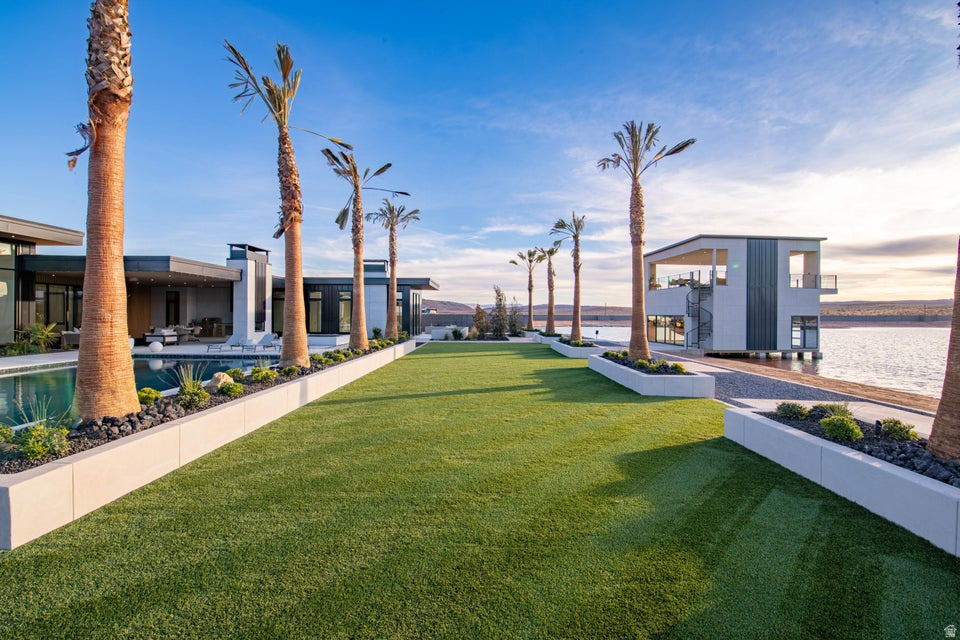 SOUTHERN SHORES - Residential