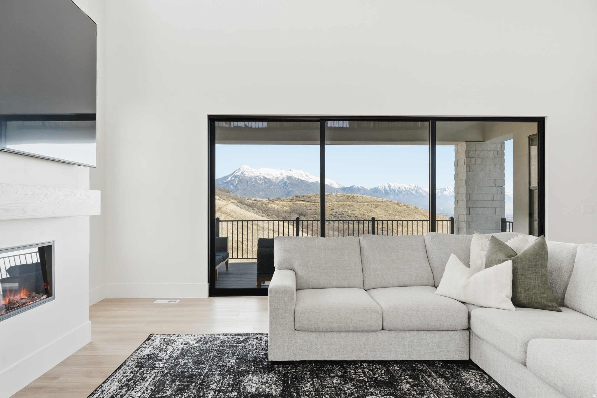 TRAVERSE MOUNTAIN - Residential