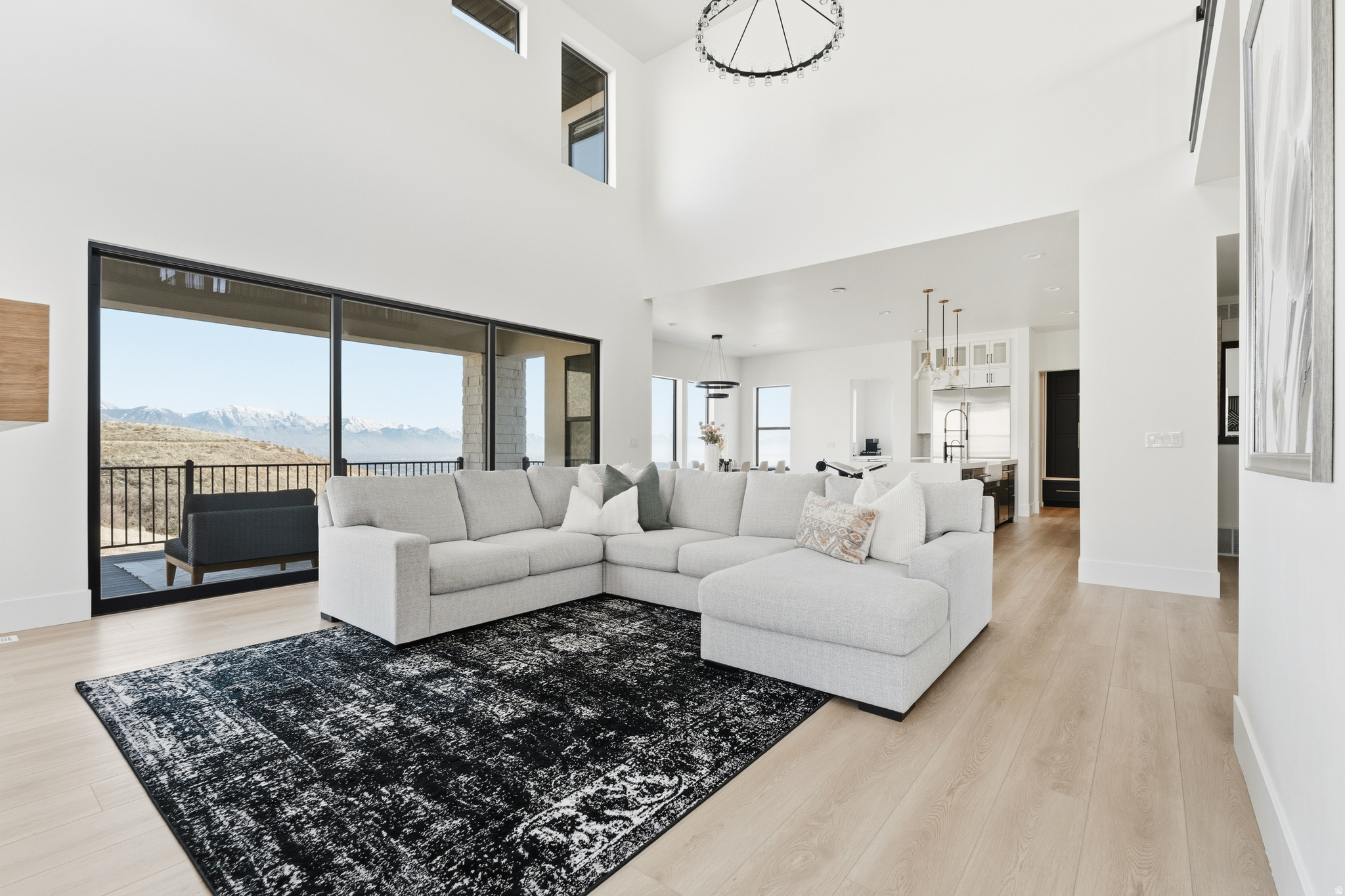 TRAVERSE MOUNTAIN - Residential