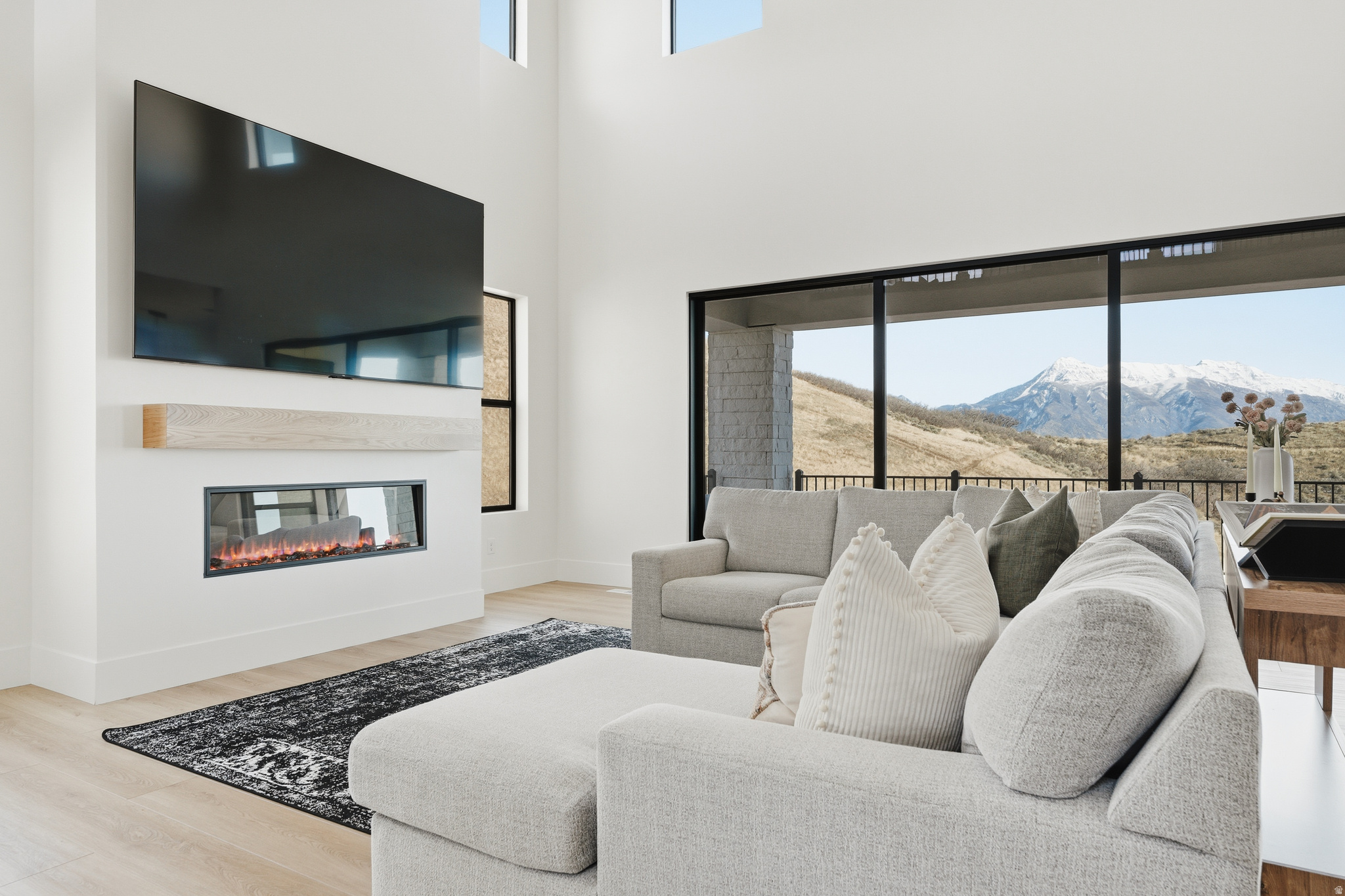 TRAVERSE MOUNTAIN - Residential