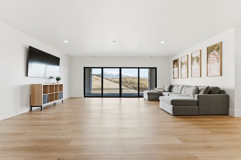 Tiny photo for 1109 W AUTUMN VIEW CIR, Lehi, UT 84048 (MLS # 2154568)