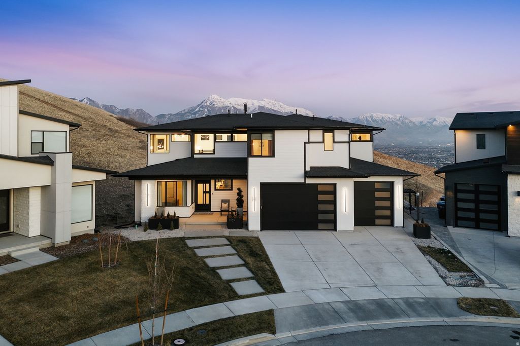 Photo of 1109 W AUTUMN VIEW CIR, Lehi, UT 84048 (MLS # 2154568)
