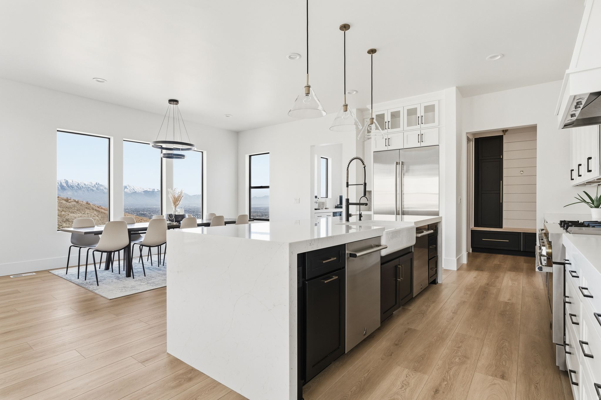 TRAVERSE MOUNTAIN - Residential