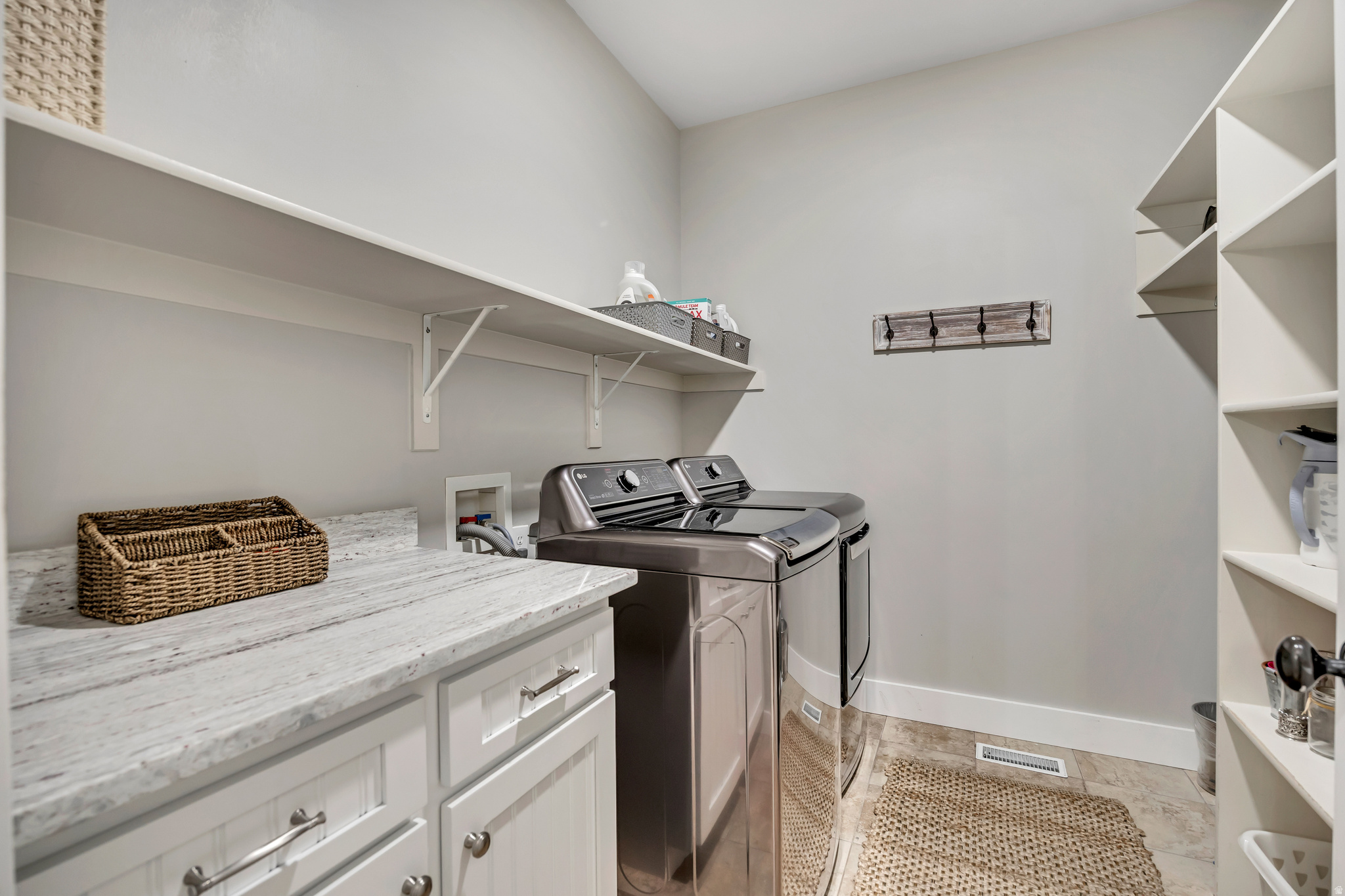 BELLEVUE - Residential