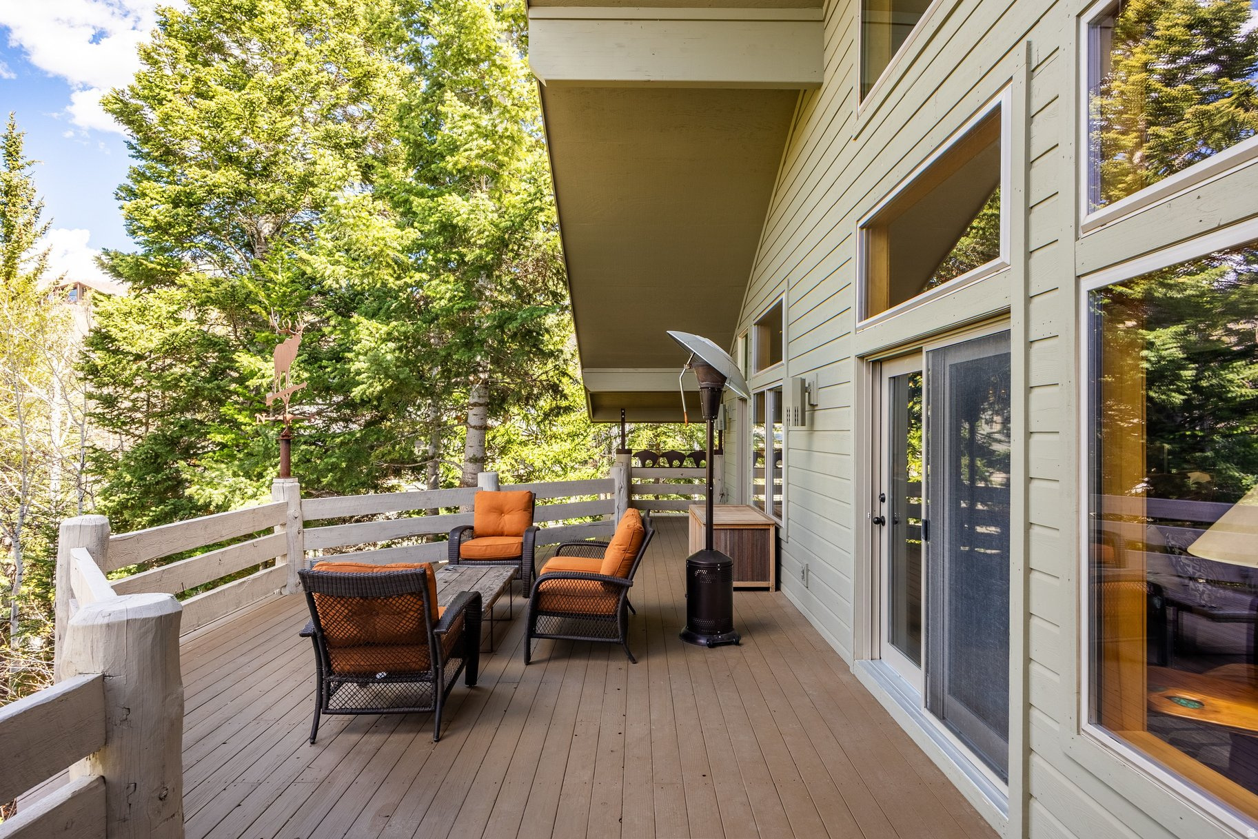 ECKER HILL - Residential