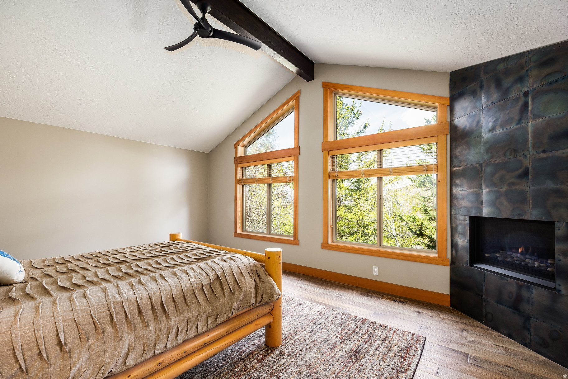 ECKER HILL - Residential