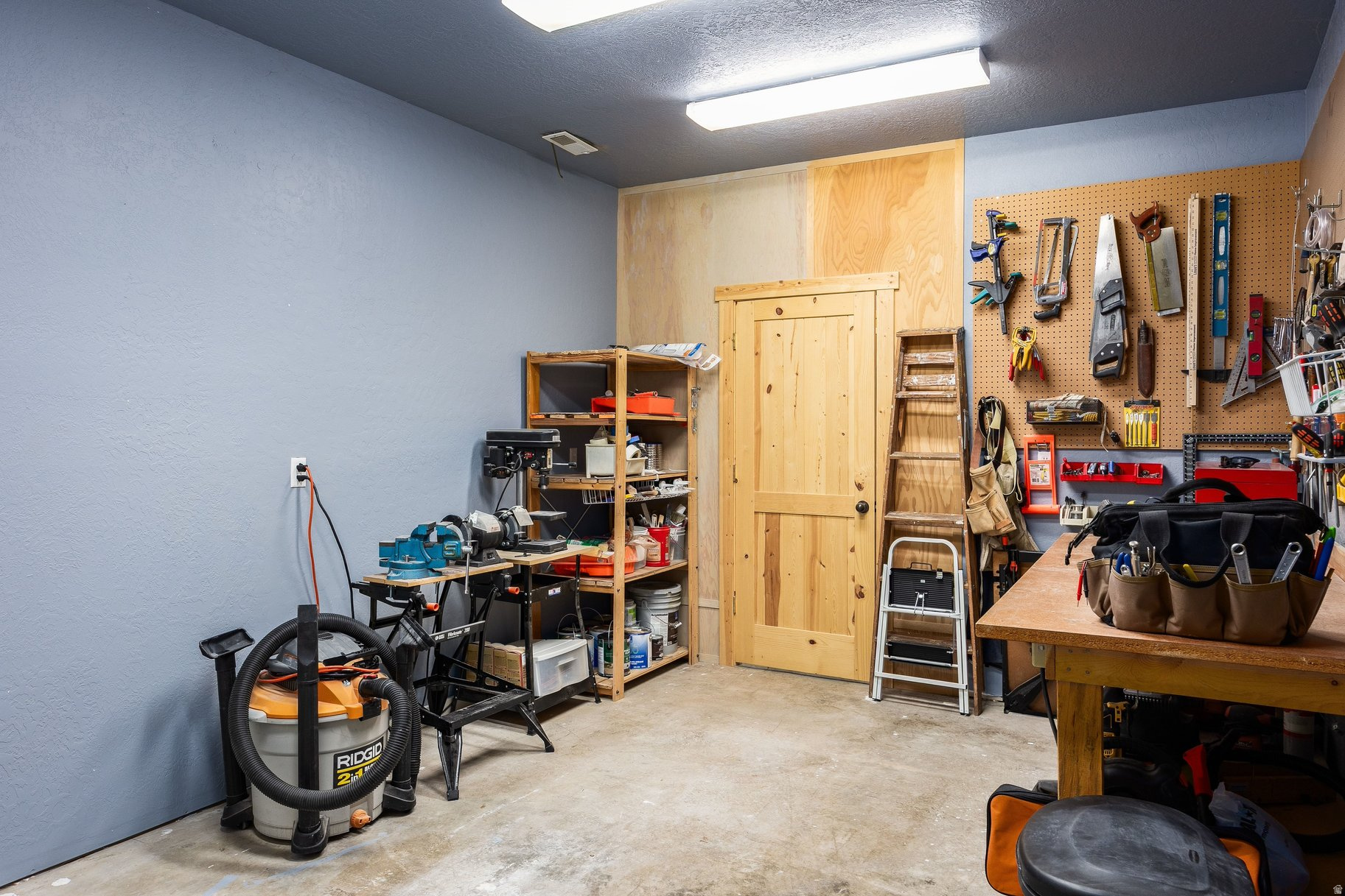 ECKER HILL - Residential