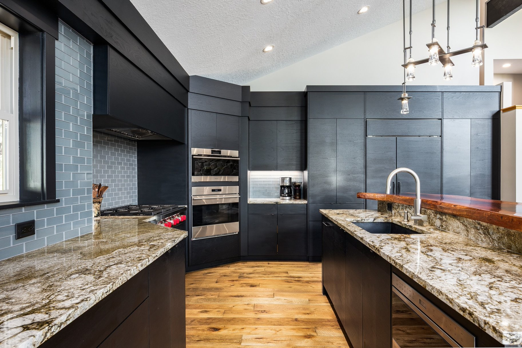 ECKER HILL - Residential