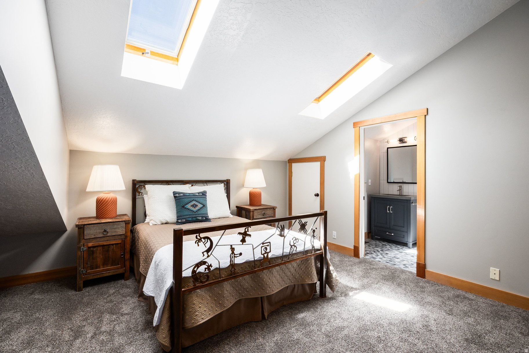 ECKER HILL - Residential