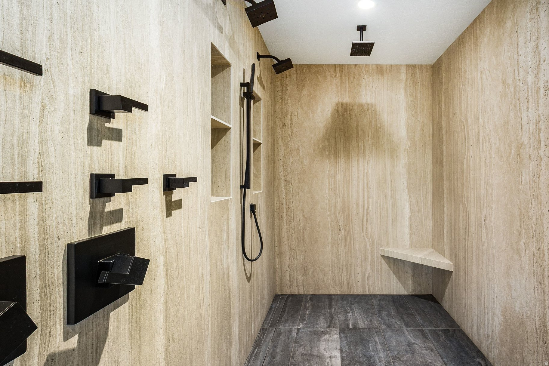 ECKER HILL - Residential