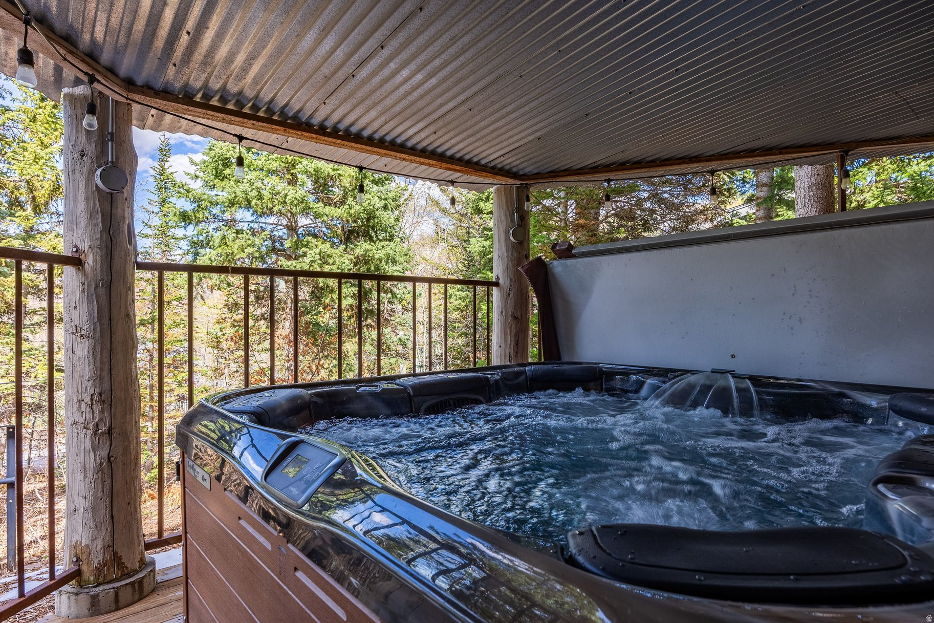 ECKER HILL - Residential