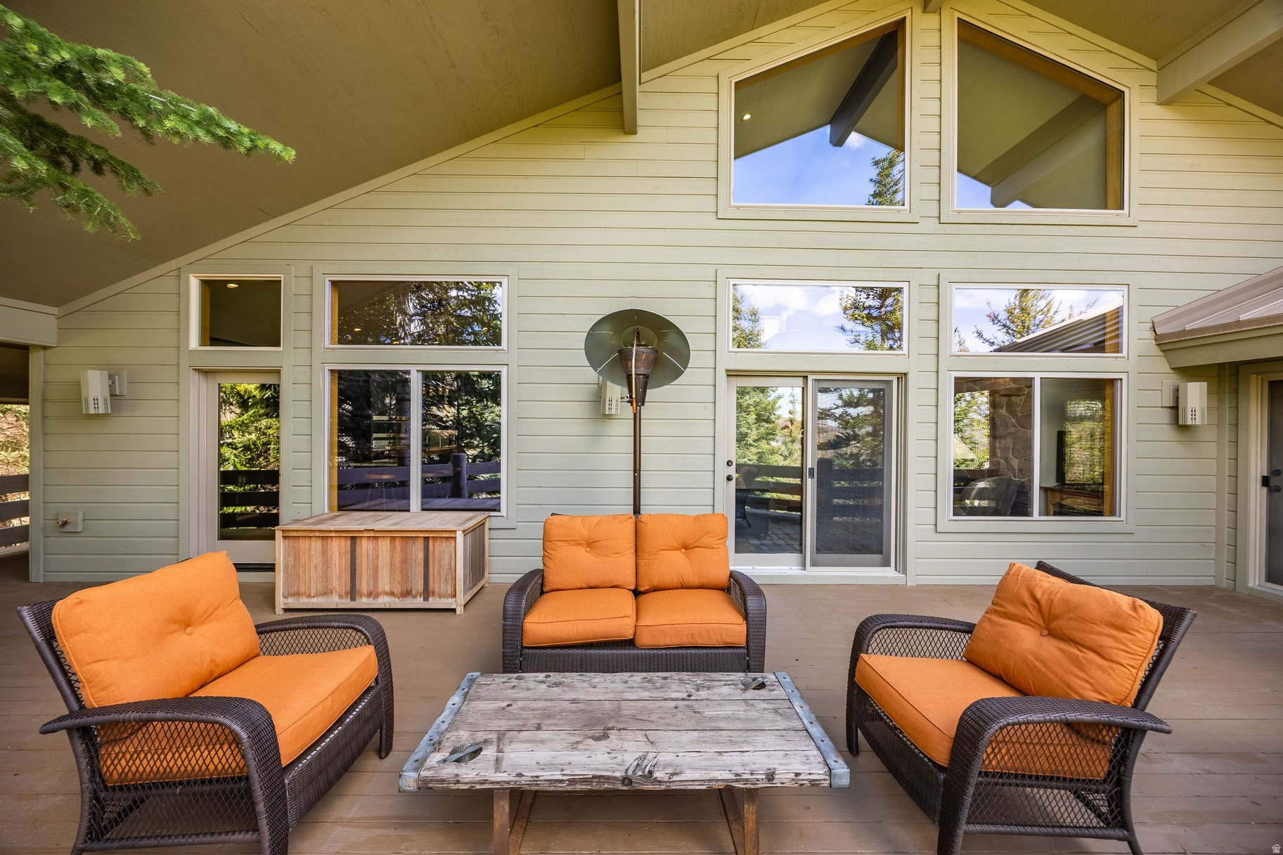 ECKER HILL - Residential