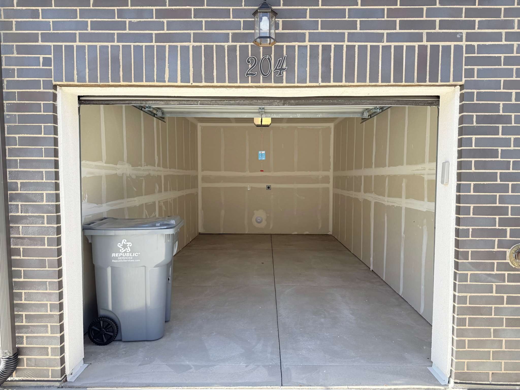 RIDGE - Residential Lease