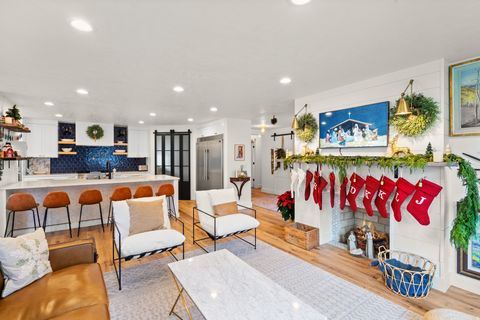 Tiny photo for 106 S 100 E, Farmington, UT 84025 (MLS # 2126006)