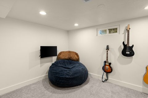 Tiny photo for 106 S 100 E, Farmington, UT 84025 (MLS # 2126006)