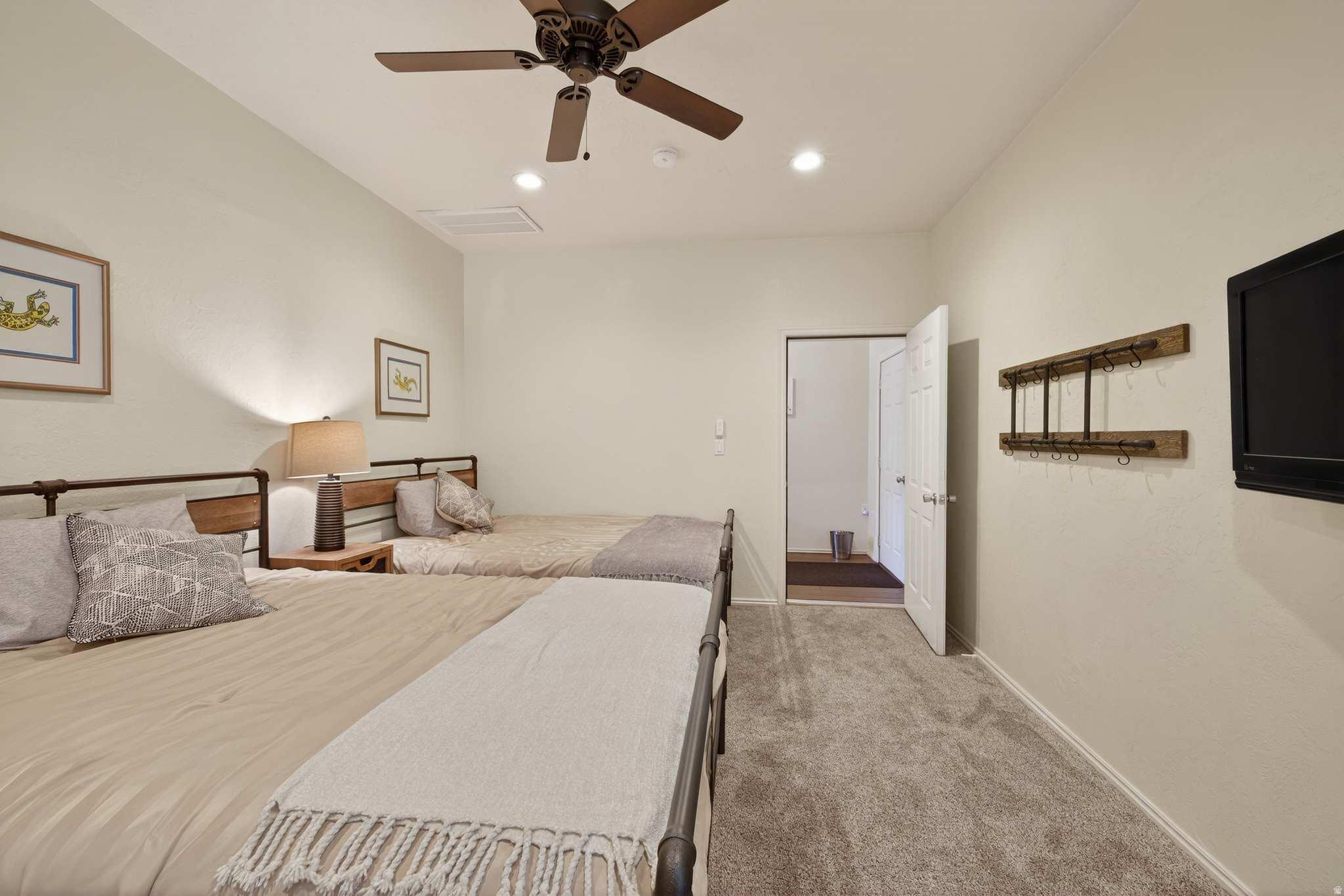 COTTONWOODS - Residential