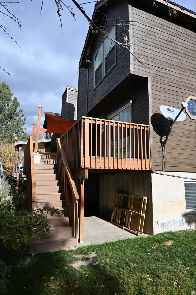 HIGH DANISH CONDMN - Residential Lease