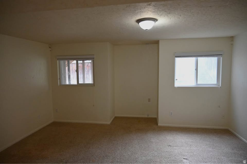 HIGH DANISH CONDMN - Residential Lease