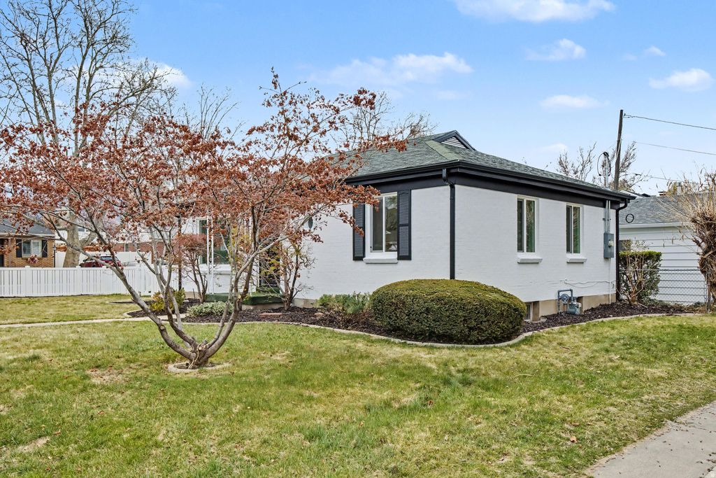 Photo of 1632 E 3115 S, Millcreek, UT 84106 (MLS # 2146433)